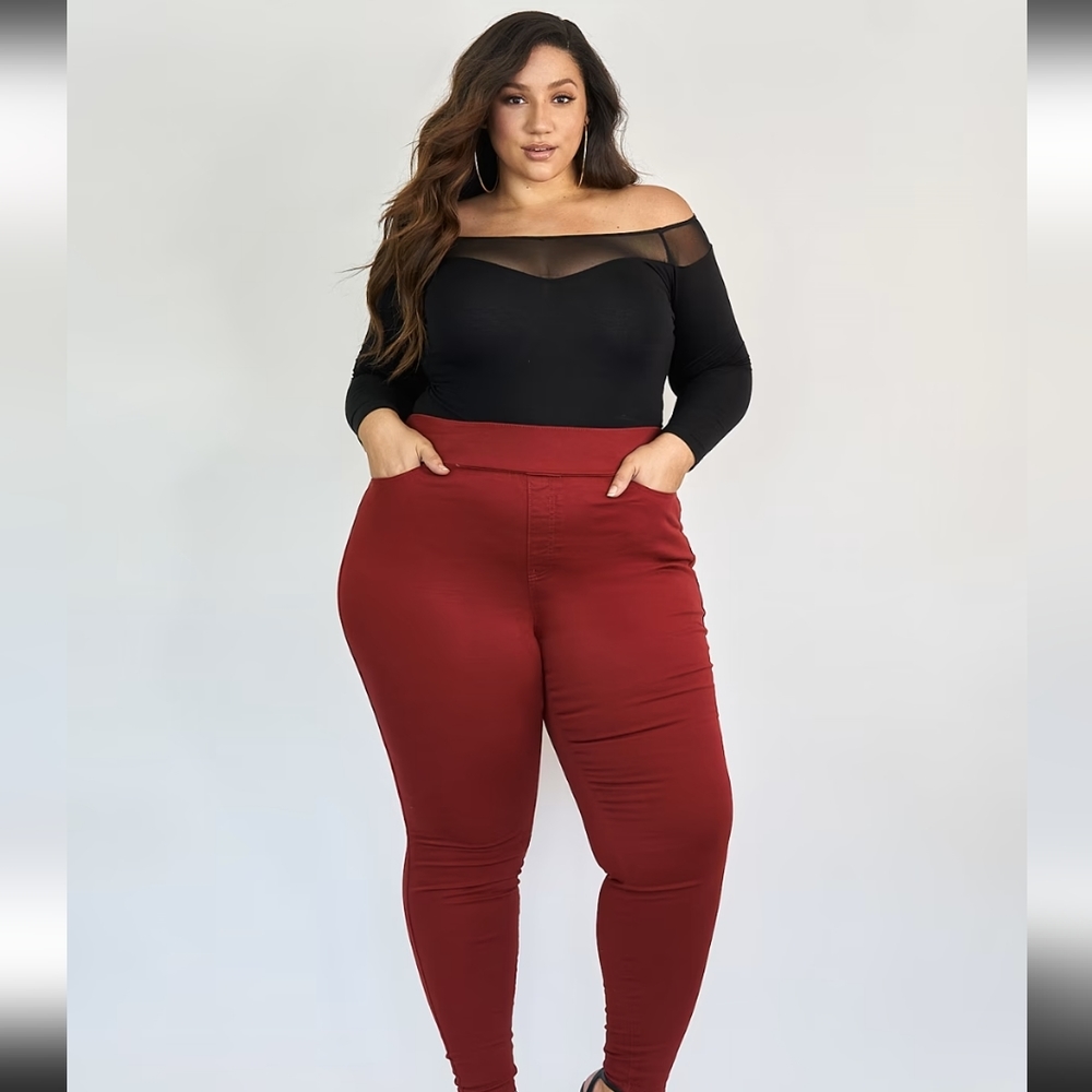 BNWT Fashion to Figure high rise burgundy jeggings, 3x​